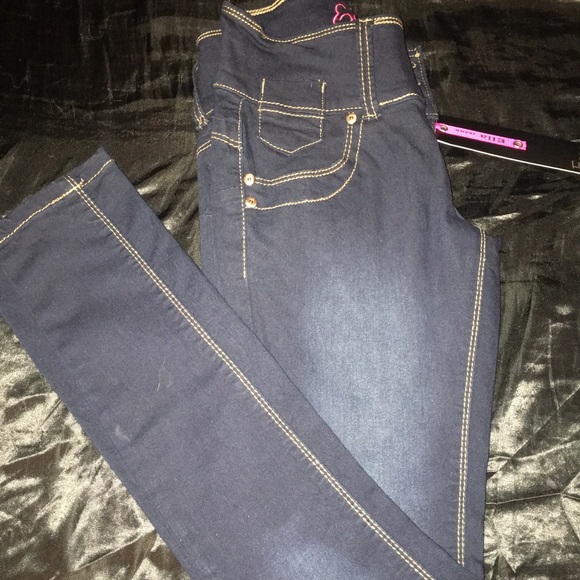 🆕Jeans And Top - Picture 3 of 8